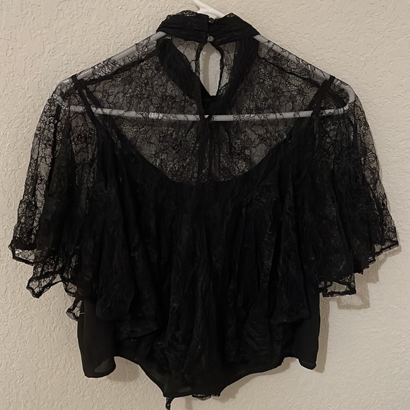 Zara Lace Crop Top - Picture 3 of 3